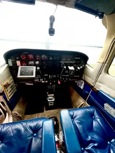 Cessna T210N Centurion II (Motorflugzeug) - Bild 2