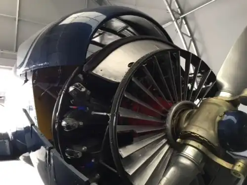 Yakovlev YAK 18T (Motorflugzeug) - Bild 3