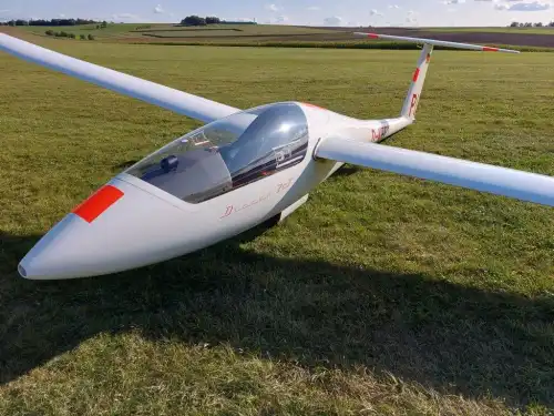 Schempp-Hirth Discus 2cT (Motorsegler) - Bild 4