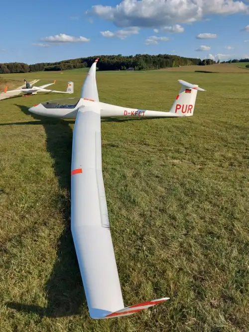Schempp-Hirth Discus 2cT (Motorsegler) - Bild 7