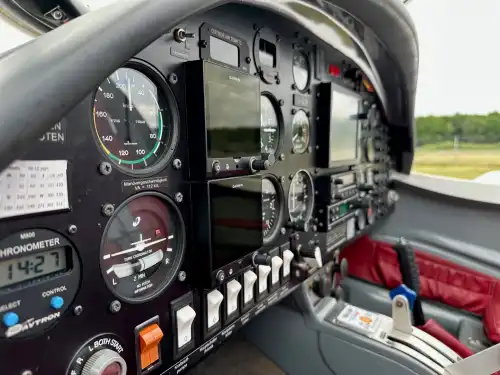 AQUILA A210 (Motorflugzeug) - Bild 8