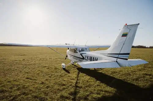 Cessna FR172 Reims Rocket (Motorflugzeug) - Bild 5
