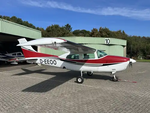 Cessna 210M Centurion (Motorflugzeug) - Bild 4
