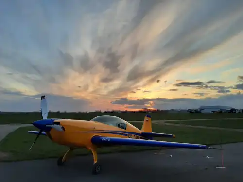 Extra Aircraft Extra 330LC (Motorflugzeug) - Bild 3