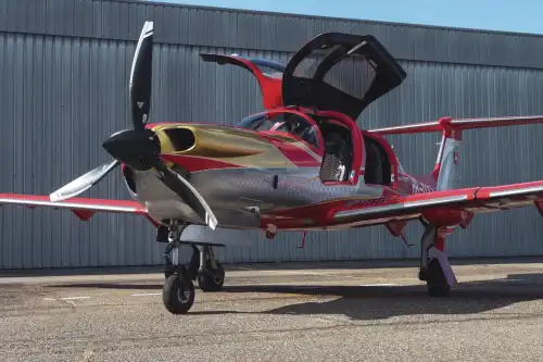 Diamond Aircraft DA50 RG (Motorflugzeug) - Bild 3