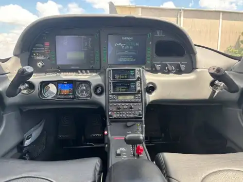 Cirrus SR22 G2 GTS (Motorflugzeug) - Bild 8