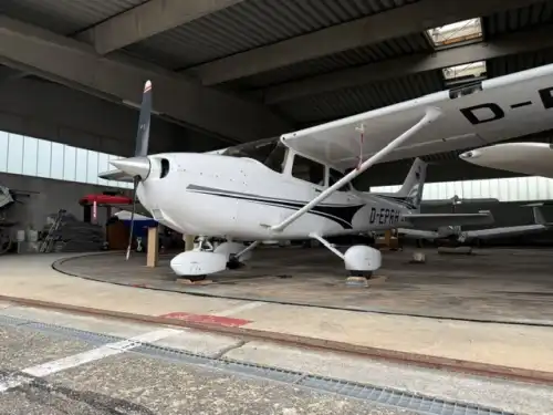 Motorflugzeug 172S Skyhawk SP des Herstellers Cessna