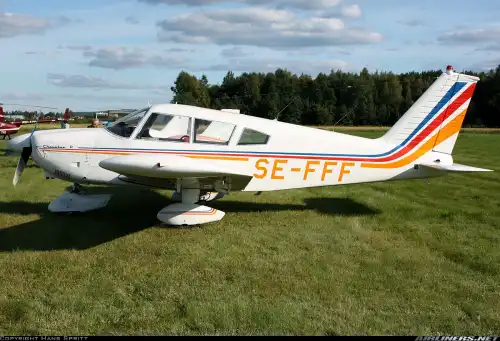 Piper Aircraft PA-28-180 Cherokee (Motorflugzeug) - Bild 2