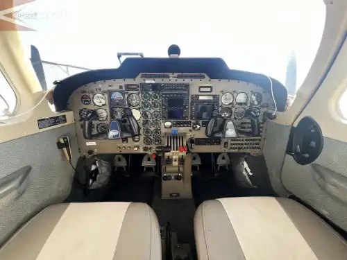 Piper Aircraft PA-34-220T Seneca V (Motorflugzeug) - Bild 6