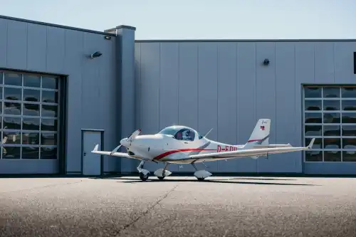 AQUILA A210 (Motorflugzeug) - Bild 4