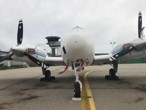 Beechcraft Baron 58 (Motorflugzeug) - Bild 3