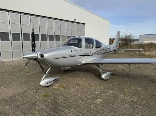 Motorflugzeug SR22 G3 des Herstellers Cirrus