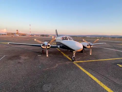 Cessna 421 Golden Eagle (Motorflugzeug) - Bild 3