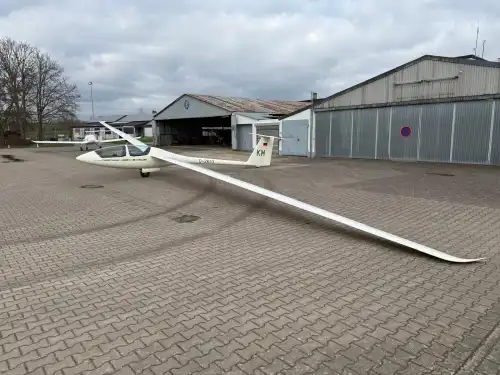 Segelflugzeug ASH 25 des Herstellers Alexander Schleicher