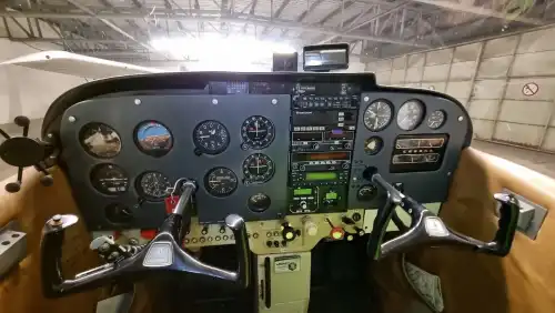 Cessna FR172F Reims Rocket (Motorflugzeug) - Bild 7