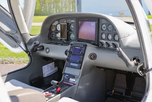 Cirrus SR20 G1 (Motorflugzeug) - Bild 10