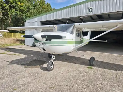 Cessna F150M (Motorflugzeug) - Bild 2