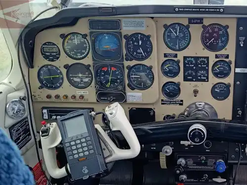 Beechcraft Bonanza F33A (Motorflugzeug) - Bild 10