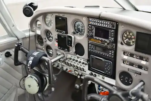 Piper Aircraft PA-28-140 Cherokee (Motorflugzeug) - Bild 6