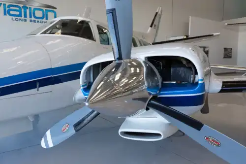 Beechcraft Model 60 Duke (Motorflugzeug) - Bild 5