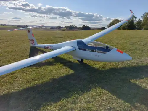 Schempp-Hirth Discus 2cT (Motorsegler) - Bild 2