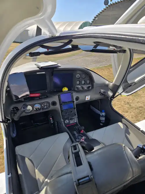 Cirrus SR20 GTS (Motorflugzeug) - Bild 5