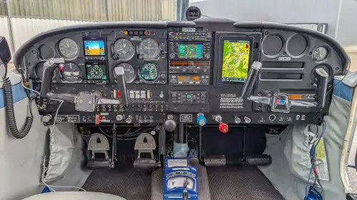 Piper Aircraft PA-32-260 Cherokee Six (Motorflugzeug) - Bild 5
