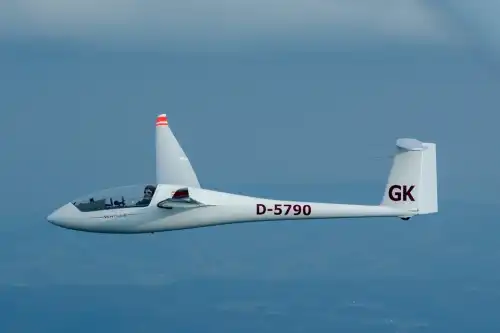 Segelflugzeug Ventus c des Herstellers Schempp-Hirth