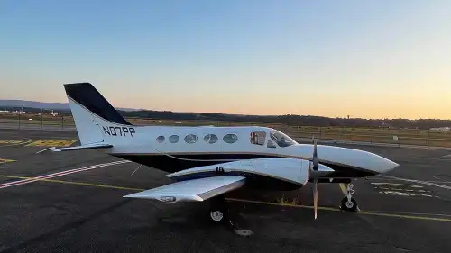 Cessna 421 Golden Eagle (Motorflugzeug) - Bild 4