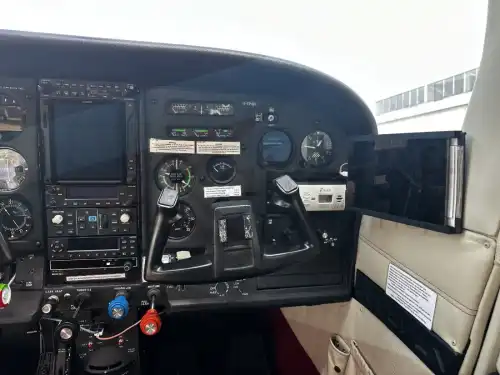 Cessna 182RG Skylane (Motorflugzeug) - Bild 9