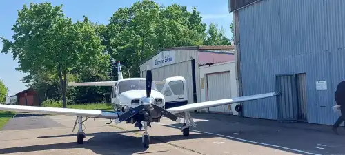 Rockwell Commander 114A (Motorflugzeug) - Bild 3