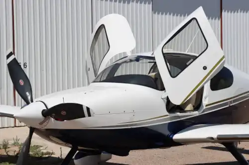 Cirrus SR22 G2 Turbo (Motorflugzeug) - Bild 5