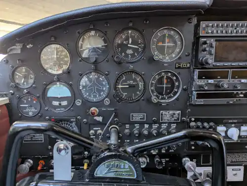 Piper Aircraft PA-28-140 Cherokee (Motorflugzeug) - Bild 2