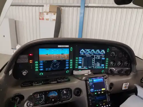 Cirrus SR20 GTS (Motorflugzeug) - Bild 6