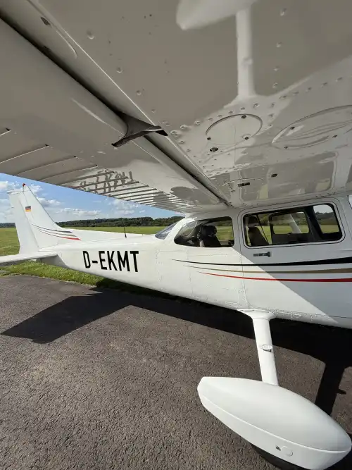 Cessna C172R (Motorflugzeug) - Bild 8