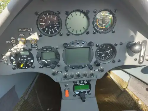 Schempp-Hirth Discus 2cT (Motorsegler) - Bild 9