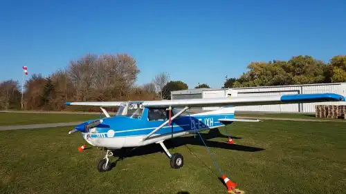 Motorflugzeug 150L des Herstellers Cessna