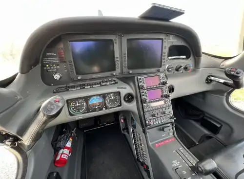 Cirrus SR22 G2 GTS (Motorflugzeug) - Bild 5