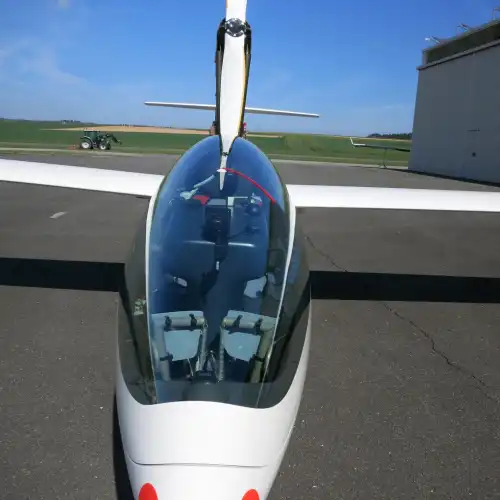 DG Flugzeugbau DG-800B (Motorsegler) - Bild 2