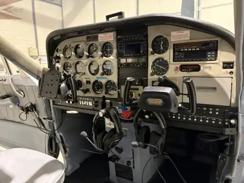 Cessna F177RG Cardinal (Motorflugzeug) - Bild 7