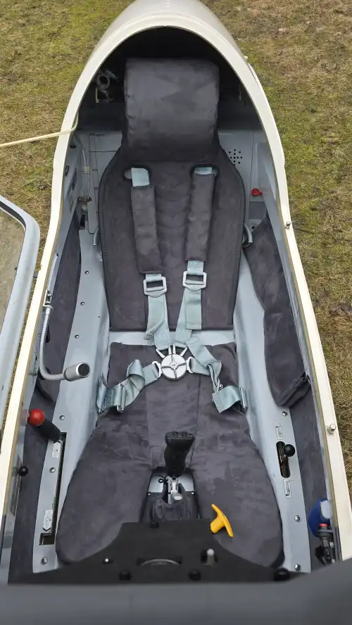 Schempp-Hirth Discus bT (Motorsegler) - Bild 3