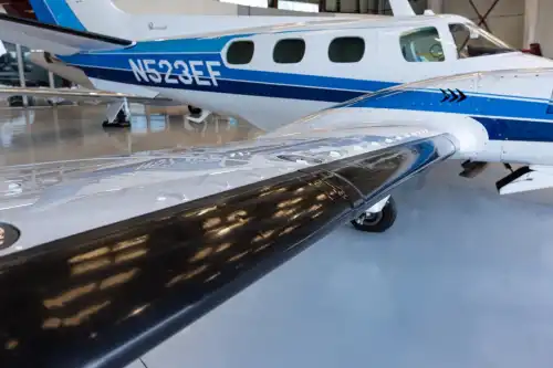 Beechcraft Model 60 Duke (Motorflugzeug) - Bild 6