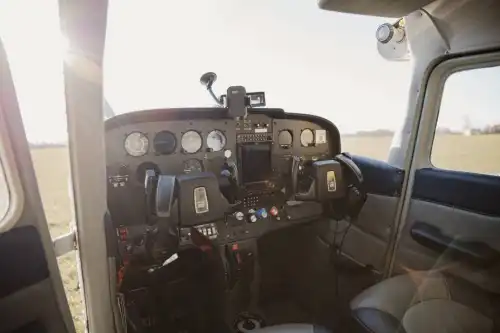 Cessna FR172 Reims Rocket (Motorflugzeug) - Bild 8