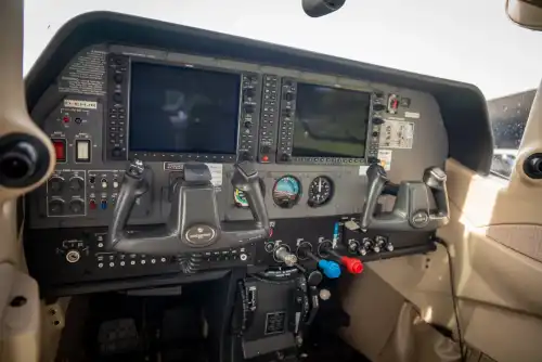 Cessna T206H (Motorflugzeug) - Bild 8