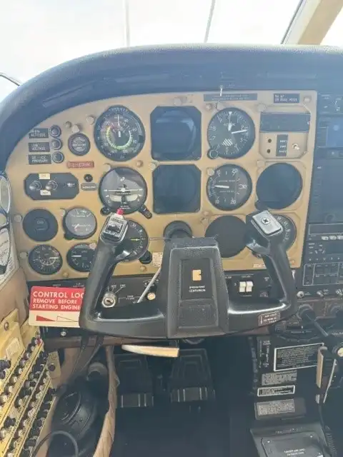 Cessna P210N (Motorflugzeug) - Bild 9