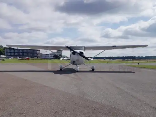 Cessna 172SP Millennium Skyhawk (Motorflugzeug) - Bild 4
