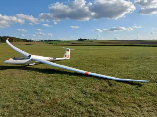 Motorsegler Discus 2cT des Herstellers Schempp-Hirth
