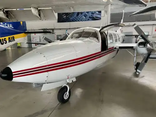 Piper Aircraft PA-60-602P Aerostar (Motorflugzeug) - Bild 9