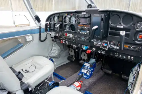 Piper Aircraft PA-32-260 Cherokee Six (Motorflugzeug) - Bild 6