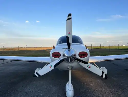 Cirrus SR22 G2 GTS (Motorflugzeug) - Bild 2